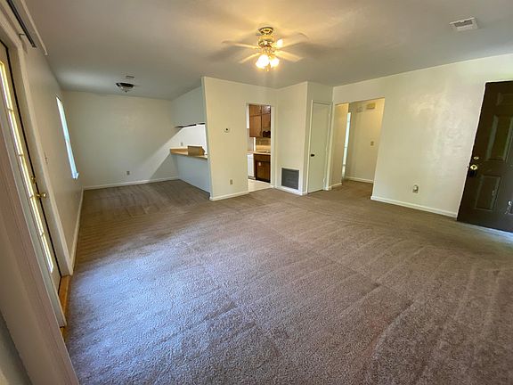 3rd image of 3009 Oak Hammock Ln APT C