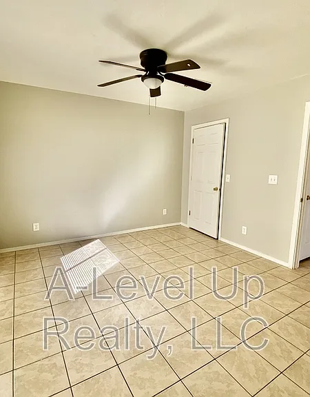 913 E 34th St #1 — Photo 22