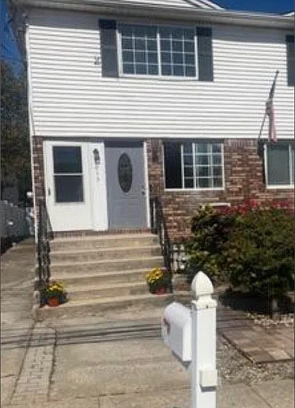 1015 Rathbun Ave #2 — Photo 2