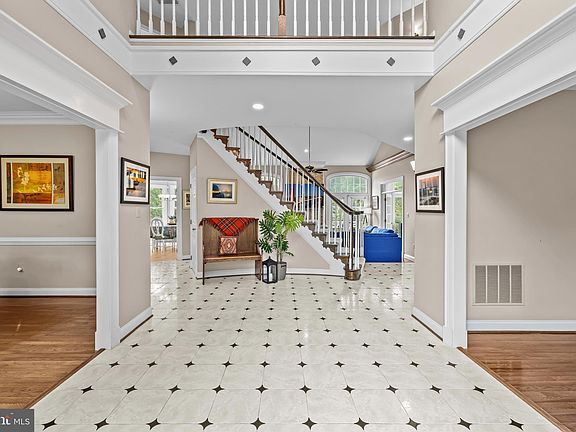 4th image of 6473 Lake Meadow Dr