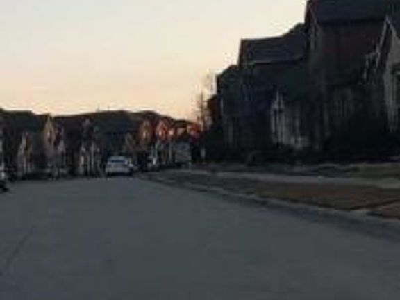 Exterior Neighborhood (street photo)