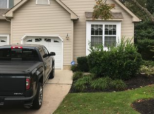 4 Courtyard Ln, Brielle, NJ 08730