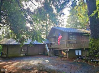 135 E Bay Point Rd, Gleneden Beach, OR 97388