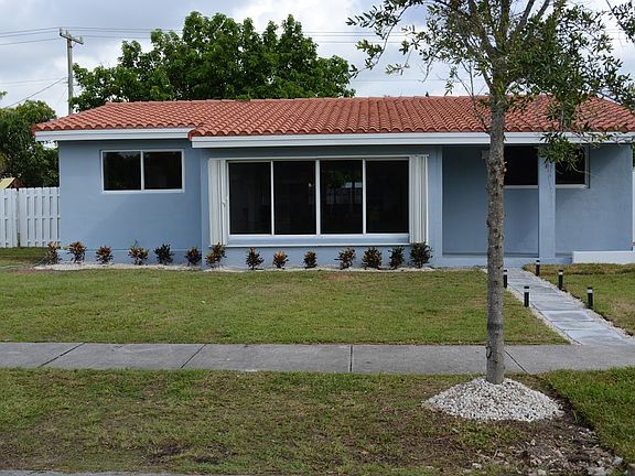 2nd image of 9625 Dominican Dr