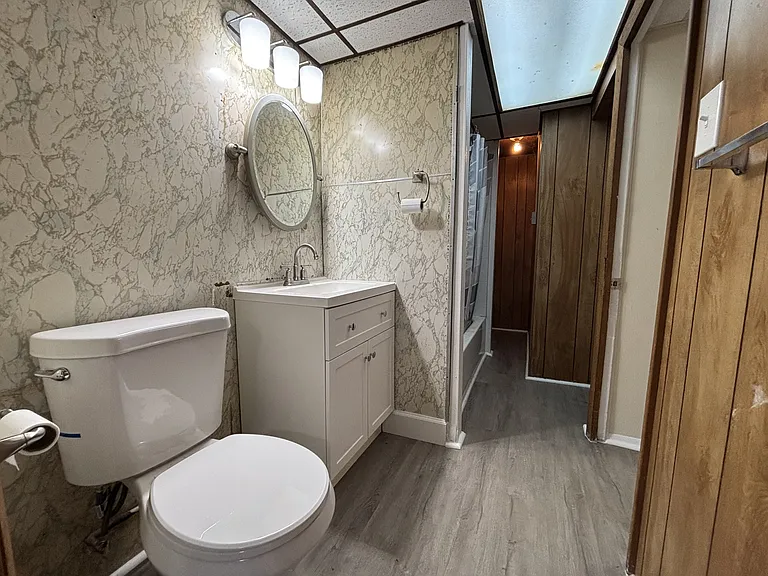 746 Willey St #C — Photo 6