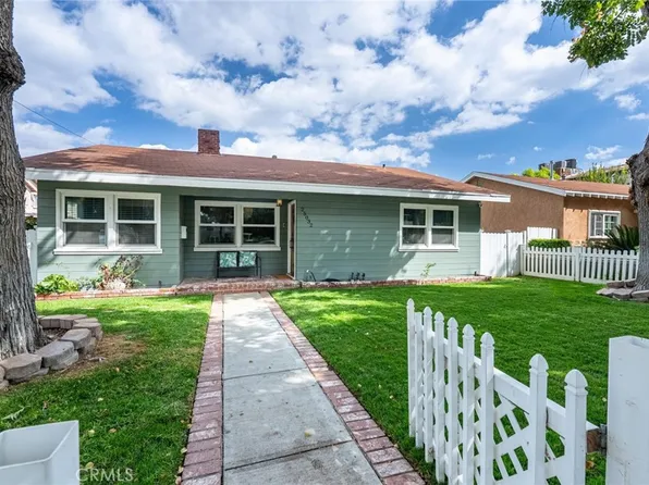25032 Walnut St, Santa Clarita, CA 91321