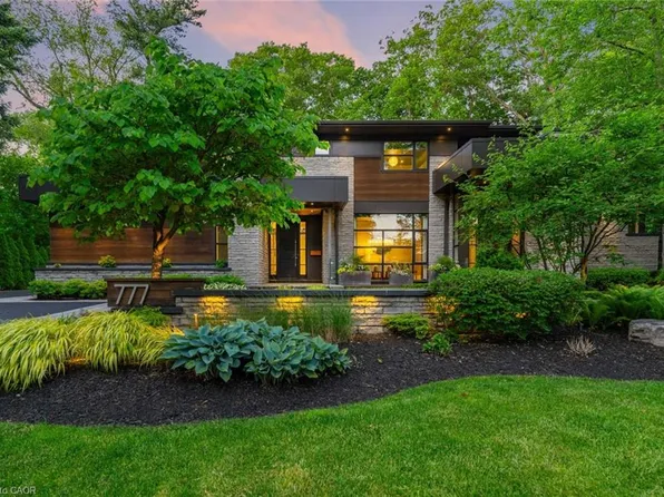 777 Shadeland Ave, Burlington, ON L7T 2M2
