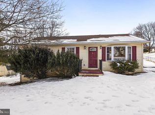 43 Waterfall Rd, Chester Gap, VA 22623