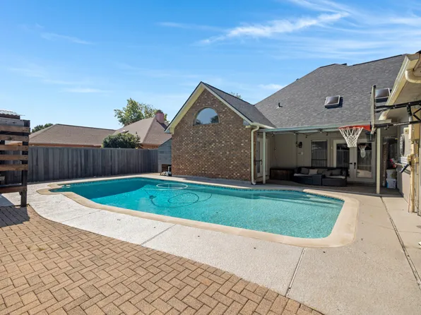 901 Green Brook Dr, Allen, TX 75002