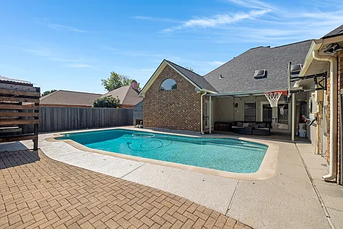 901 Green Brook Dr Photo 1