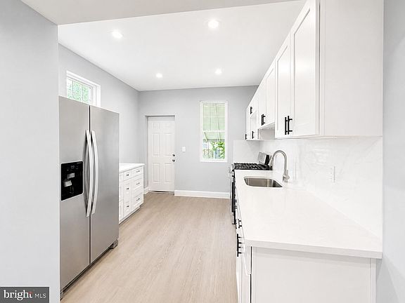 3rd image of 6649 Vandike St