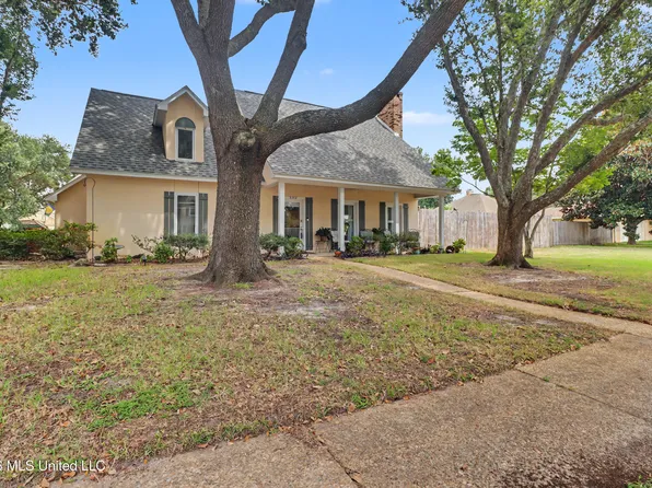 2382 Park Place Dr, Gulfport, MS 39507