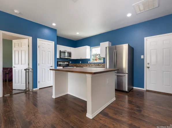 421 Cimarron, Spring Branch, TX 78070