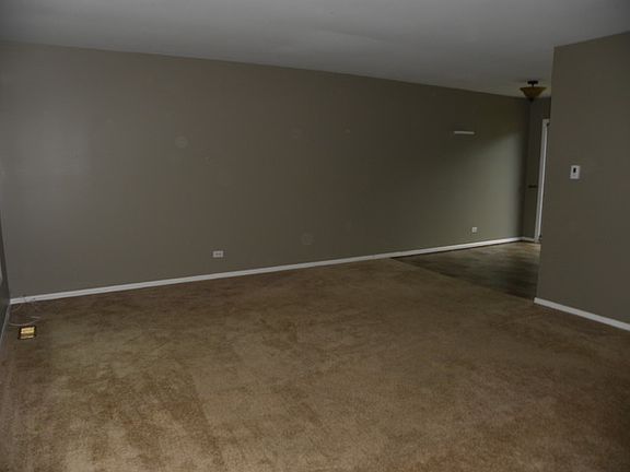 4th image of 7850 Berkshire Dr