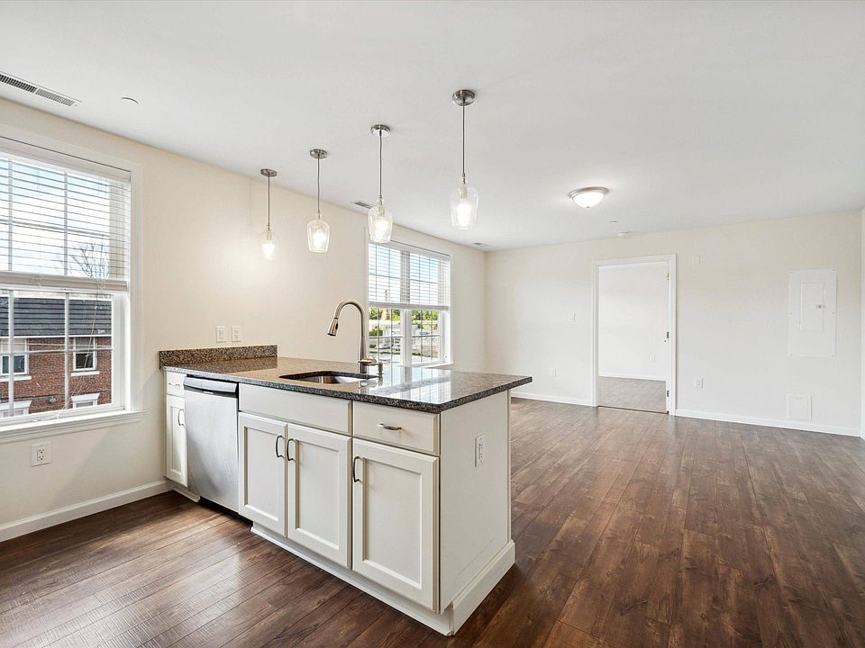 1st image of 4621 Sansom St #3