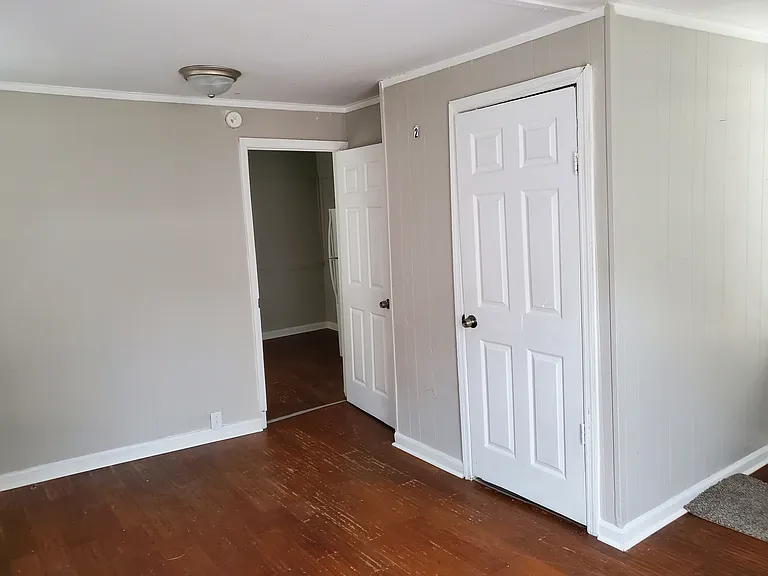 572 Patton St — Photo 2