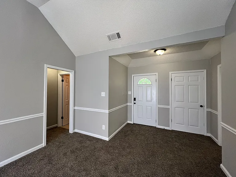 4642 Pembine Dr — Photo 8