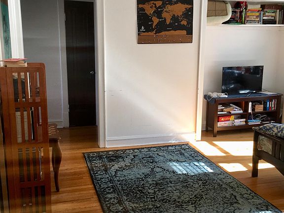2nd image of 4507 N Greenview Ave APT 3E