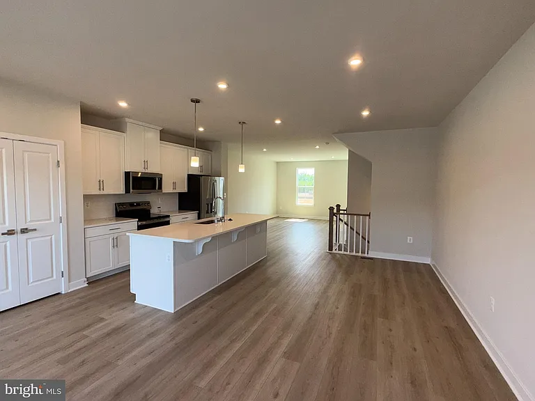 9193 Edenderry Dr — Photo 5