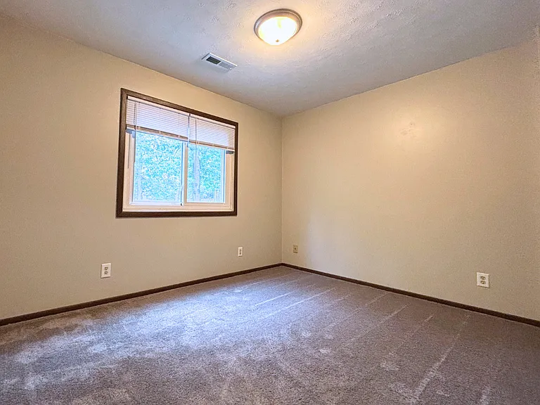 601 Oak Glen Dr #6 — Photo 8