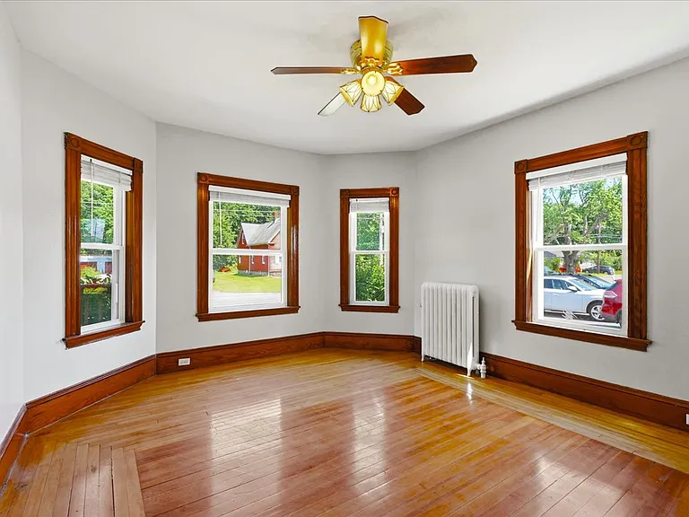 352 Beulah St #1 — Photo 9