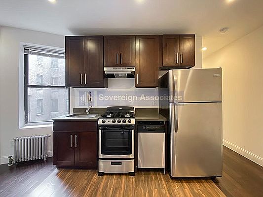 4th image of 3139 Broadway #31