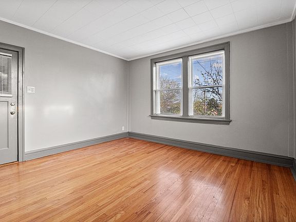 4th image of 4929 Pernod Ave #2W-92