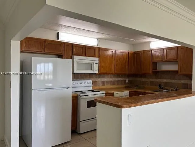 Naranja Lakes Condo No 5 — Photo 2