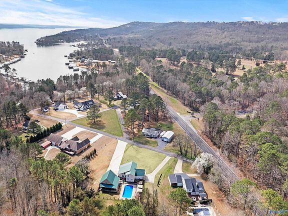5th image of 120 Preston Cove Rd