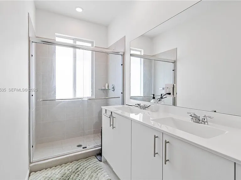 760 SE 13th Ct — Photo 17
