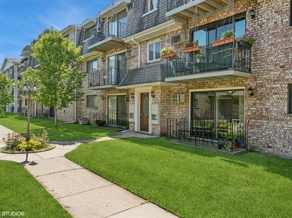 5355 N Delphia Ave APT 155, Chicago, IL 60656