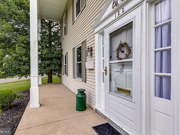 5th image of 122 Cobblestone Dr