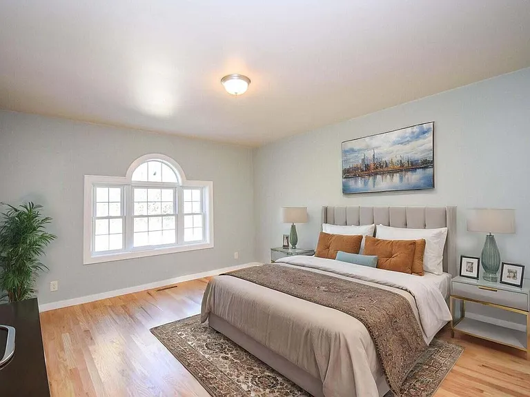1255 Westwood Dr — Photo 10