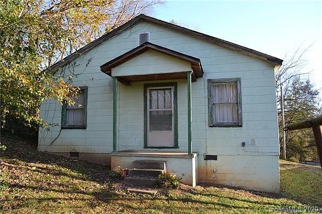 1st image of 114 Dixon St #1/2