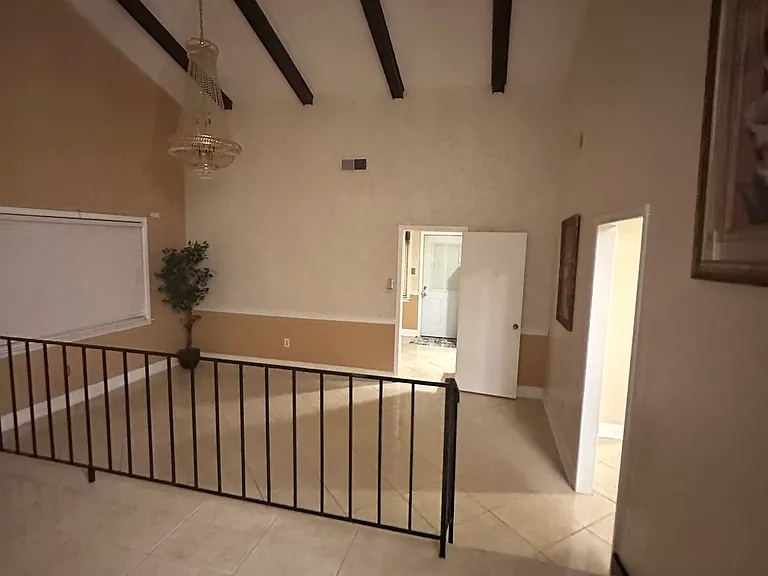 412 Glenmeade Ct — Photo 3
