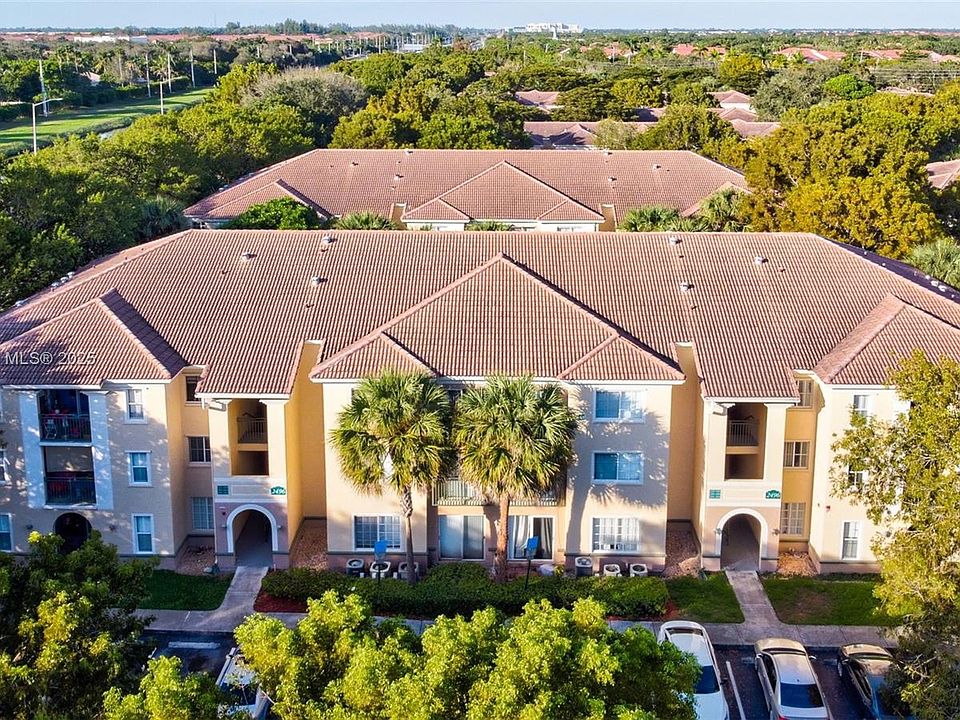 1st image of 2496 Centergate Dr APT 207