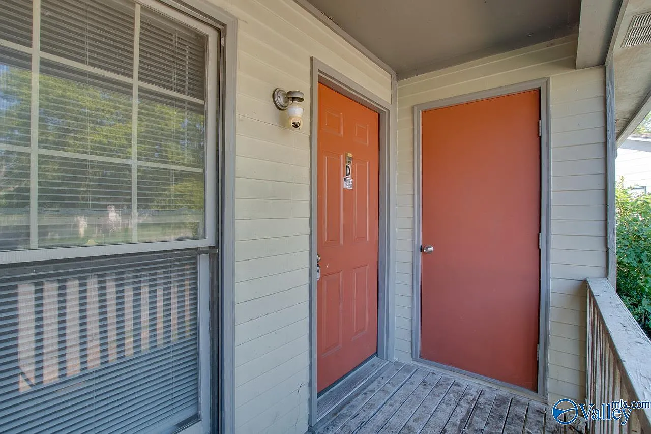 2 bed, 2.0 bath, 981 sqft, $975 — Photo 2