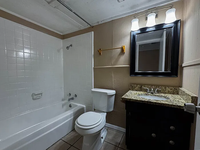 224 Avenue F #12 — Photo 9
