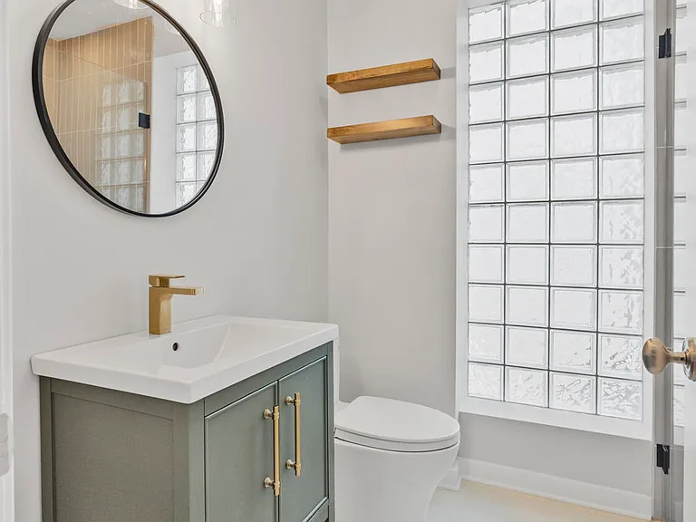 1747 N Wolcott Ave #2 — Photo 6