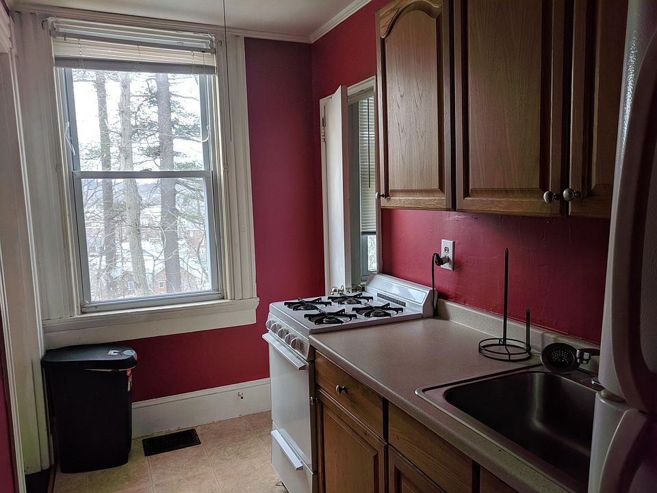 2nd image of 228 Andover St 2nd Fl 4