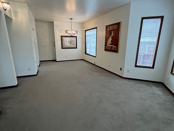 3rd image of 924 17th Ave #4