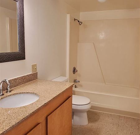 4th image of 605 W Sussex Ave #Basement