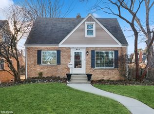 842 Pick St, Wheaton, IL 60187