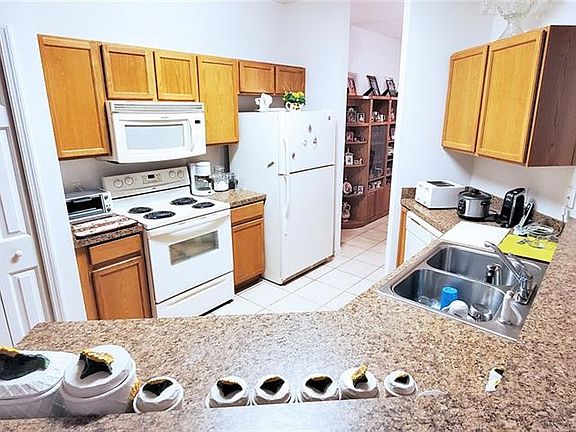 3rd image of 3808 Gulf Shore Cir