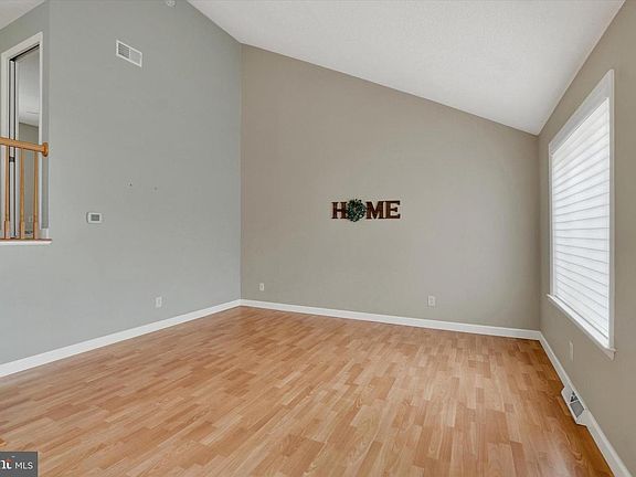 5th image of 355 Edgewood Rd