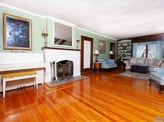 5th image of 30 Barberry Ct