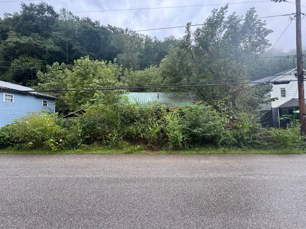 4026 Armstrong Creek Rd, Powellton, WV 25161