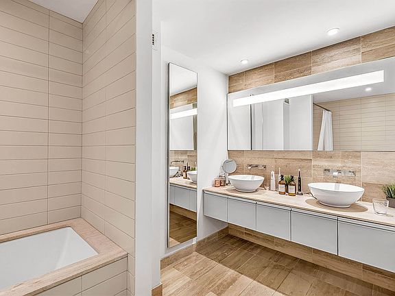 5th image of 322 W 57th St APT 22K