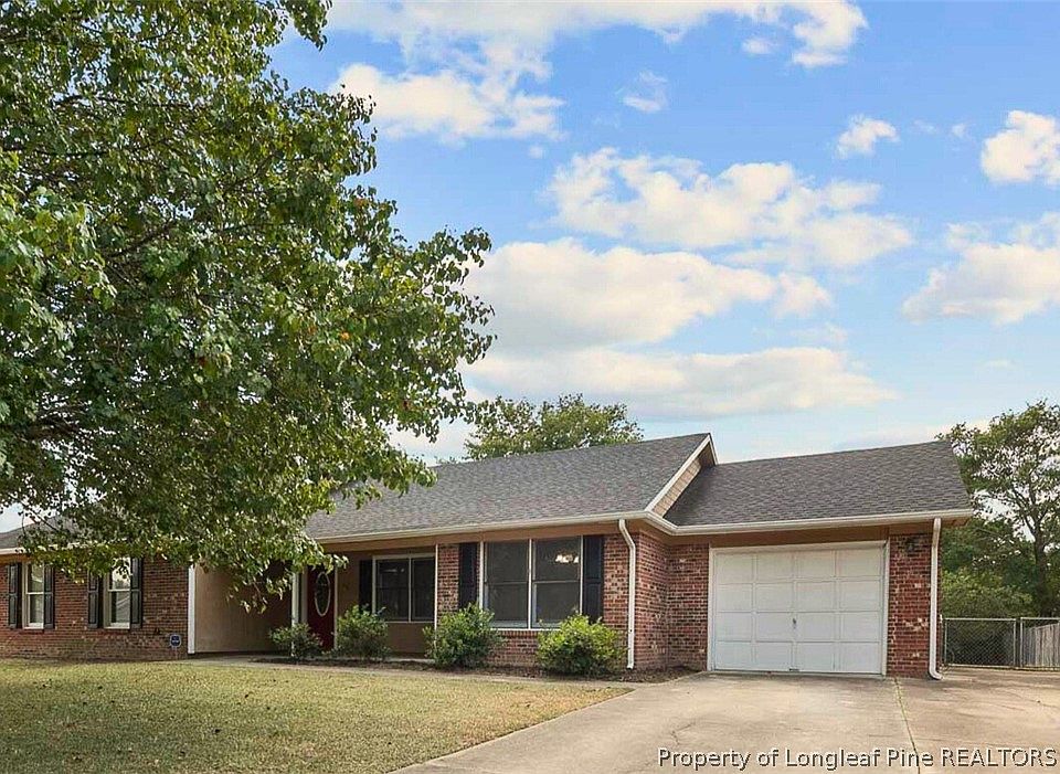 1st image of 116 Thornbird Dr