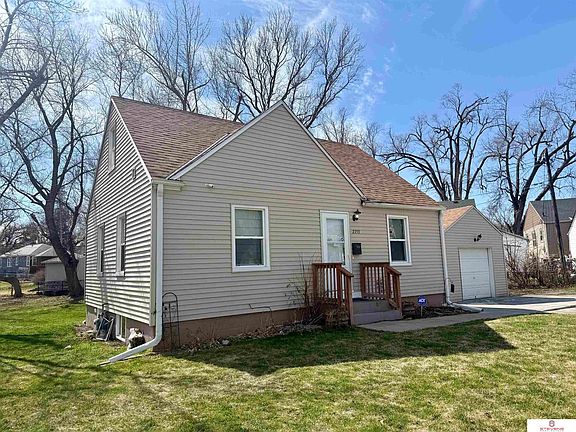 2nd image of 2753 Sharon Dr